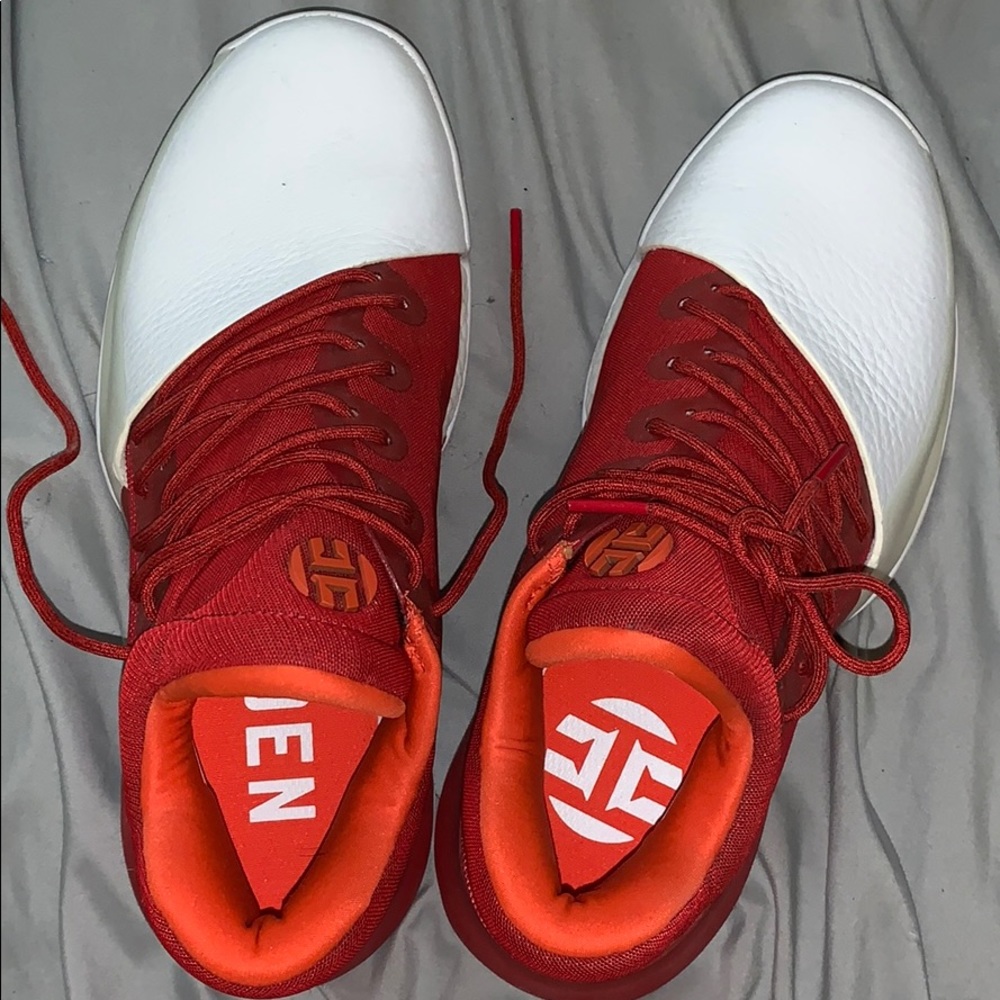 Harden Adidas (size 7)
